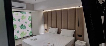 Tirana Room Rentals • Double Bed • Free Wi-Fi •  Private Bathroom •  TV