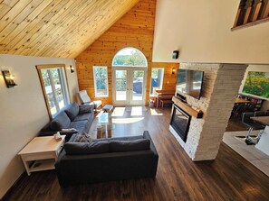 Televisión y futbolito 