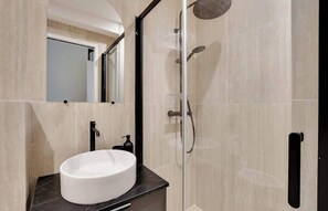 Shower, hair dryer - A Peaceful 2-BR/2Ba in Daumesnil (Paris)