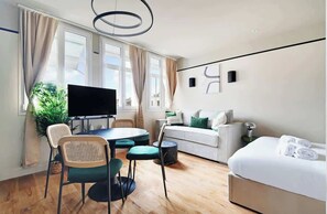 TV - A Lovely Studio in Daumesnil - Bois de Vincennes (Paris)