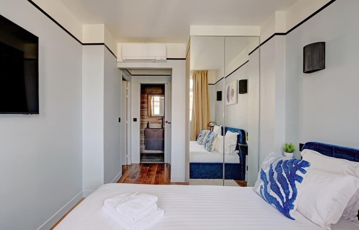 Bügeleisen/Bügelbrett, Reisekinderbett, WLAN, Bettwäsche