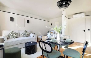 Interior - A Bright Studio in Daumesnil - Bois de Vincennes (Paris)