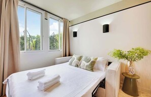 Iron/ironing board, travel crib, WiFi, bed sheets - A Lovely Studio with Terrace in Daumesnil (Paris)