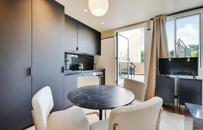 Interior - A Lovely Studio with Terrace in Daumesnil (Paris)