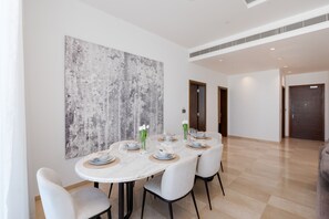 House, Smoking | 3 bedrooms - Grand 3BR Beachfront Living Palm Jumeirah (Dubai)