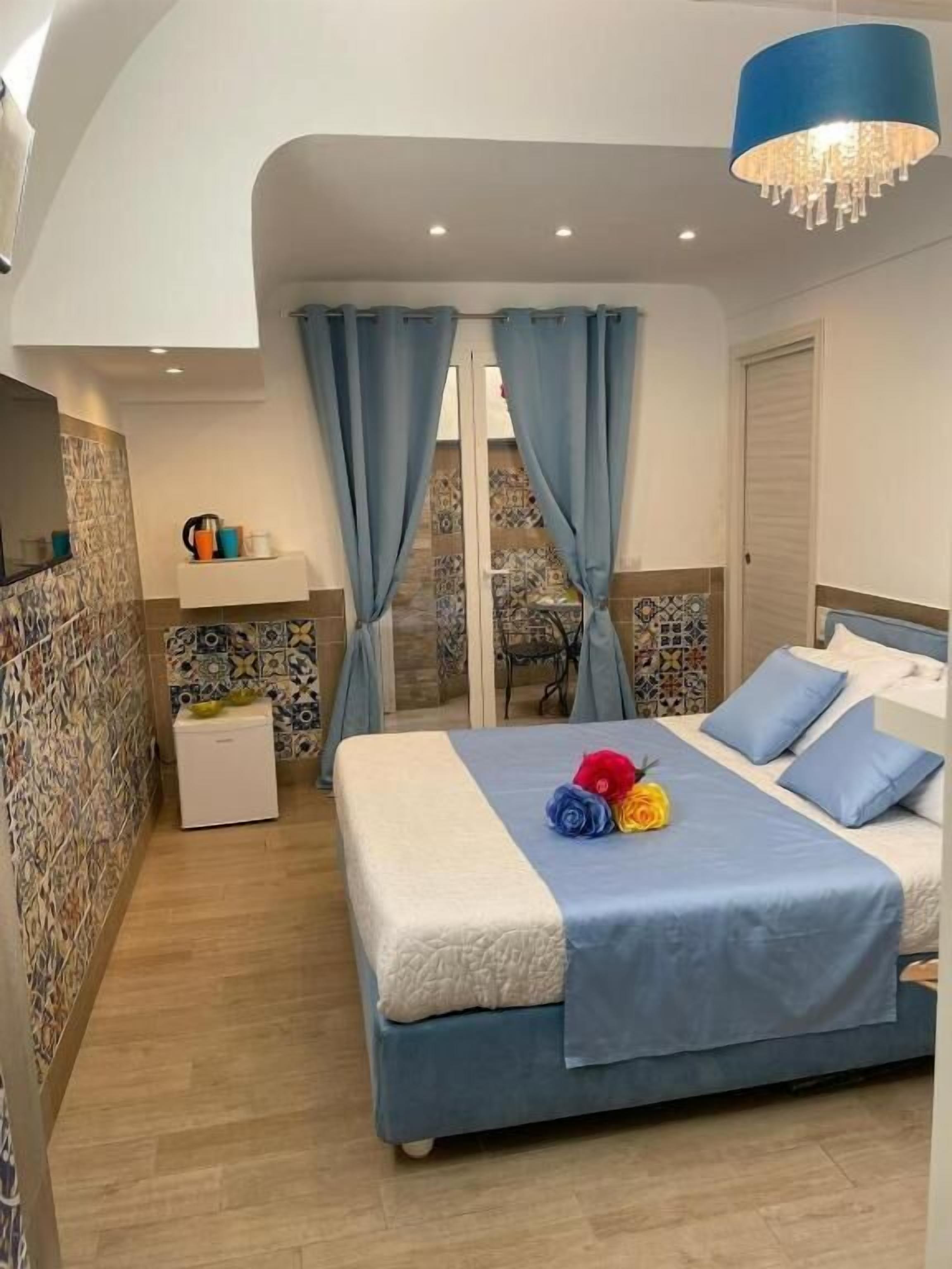 Chambre Double, balcon, vue cour intérieure