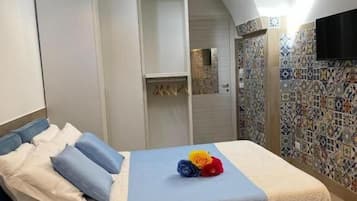 Double Room, Balcony, Courtyard View | Free WiFi