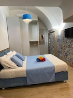 Camera doppia, balcone, vista cortile | Wi-Fi gratuito