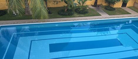 حمّام سباحة خارجي