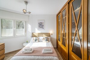 2 makuuhuonetta, silitysrauta/-lauta, ilmainen Wi-Fi, vuodevaatteet