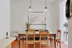 Dining - A Breathtaking 2-BR/1Ba - Gobelins (Paris)