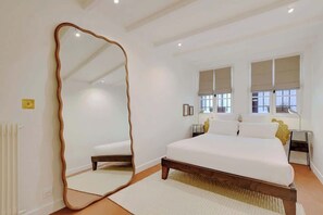 2 habitaciones, tabla de planchar con plancha, cuna de viaje y wifi 