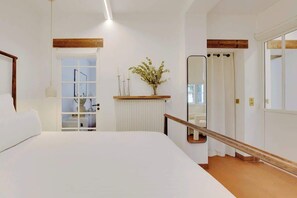 2 bedrooms, iron/ironing board, travel cot, WiFi - A Breathtaking 2-BR/1Ba - Gobelins (Paris)