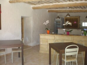 Dining - Guest Room 'Laurier Rose' with Shared Pool, Wi-Fi, and Air Conditioning (Piolenc)