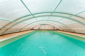 Pool - Guest Room “Chambre Olive Verte” with Shared Pool, Wi-Fi, and Air Conditioning (Piolenc)
