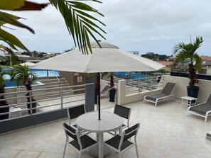 Outdoor dining - Ocean front apartment 3 Bedrooms - 2 Parking spaces (Salinas)