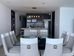 Dining - Ocean front apartment 3 Bedrooms - 2 Parking spaces (Salinas)