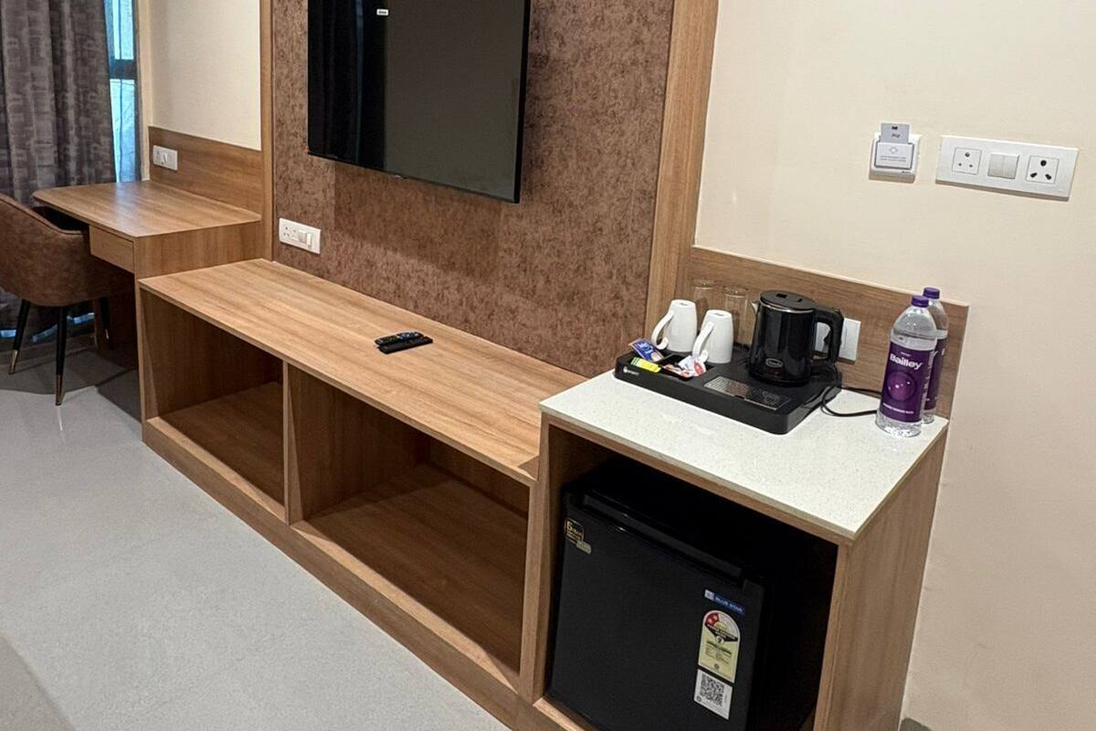 Double or Twin Room, Non Smoking | Iron/ironing board, free WiFi