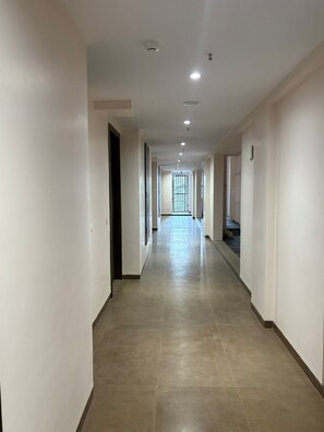 المنطقة المحيطة بالمنشأة