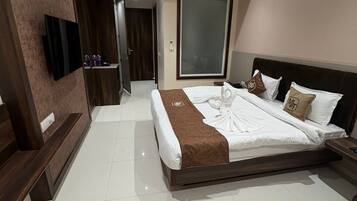 Iron/ironing board, free WiFi