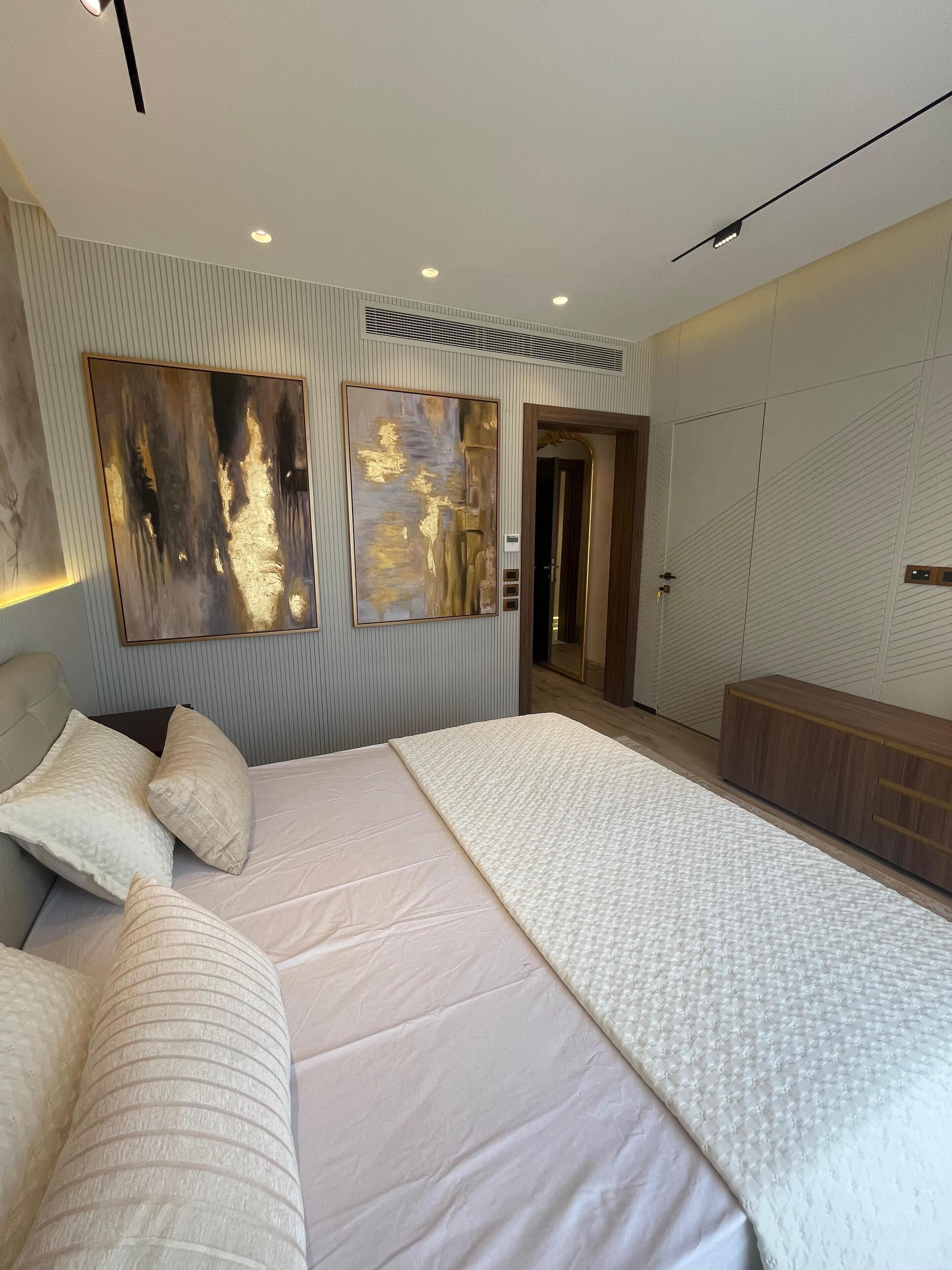 Een strijkplank/strijkijzer, internet