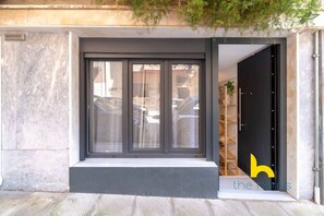 Exterior detail - Kypseli's Dreamy Studio Your Cosy Greek Oasis! (Athina)