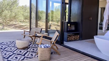 Superior Suite, Mountain View | In-room safe, laptop workspace, blackout drapes, free WiFi