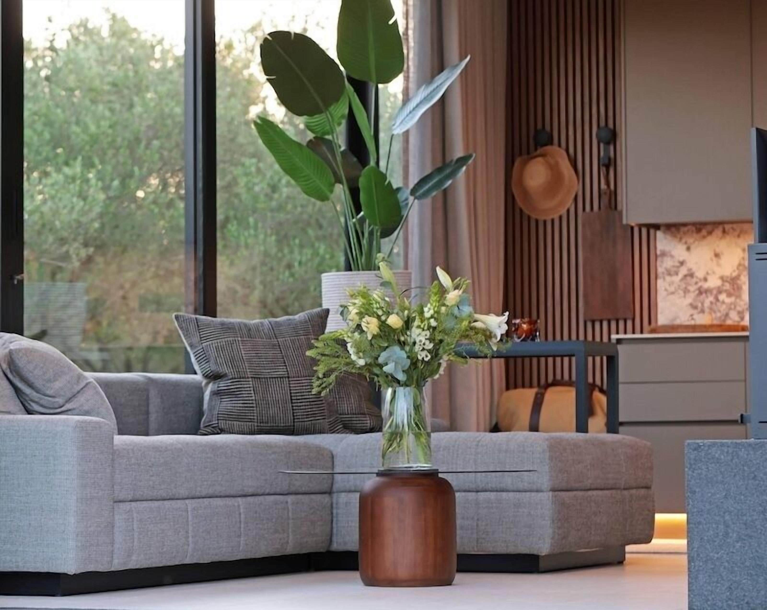 Minibar y caja de seguridad en la habitación 