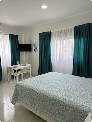 Bügeleisen/Bügelbrett, WLAN, Bettwäsche