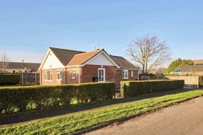 Exterior - Host & Stay | WillowStay (Martham)