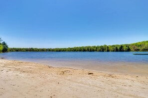 Beach - Pocono Family Getaway | Game Room, Sleeps 12 (Blakeslee)