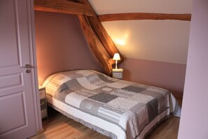 5 camere, ferro/asse da stiro, culla da viaggio, accesso a Internet