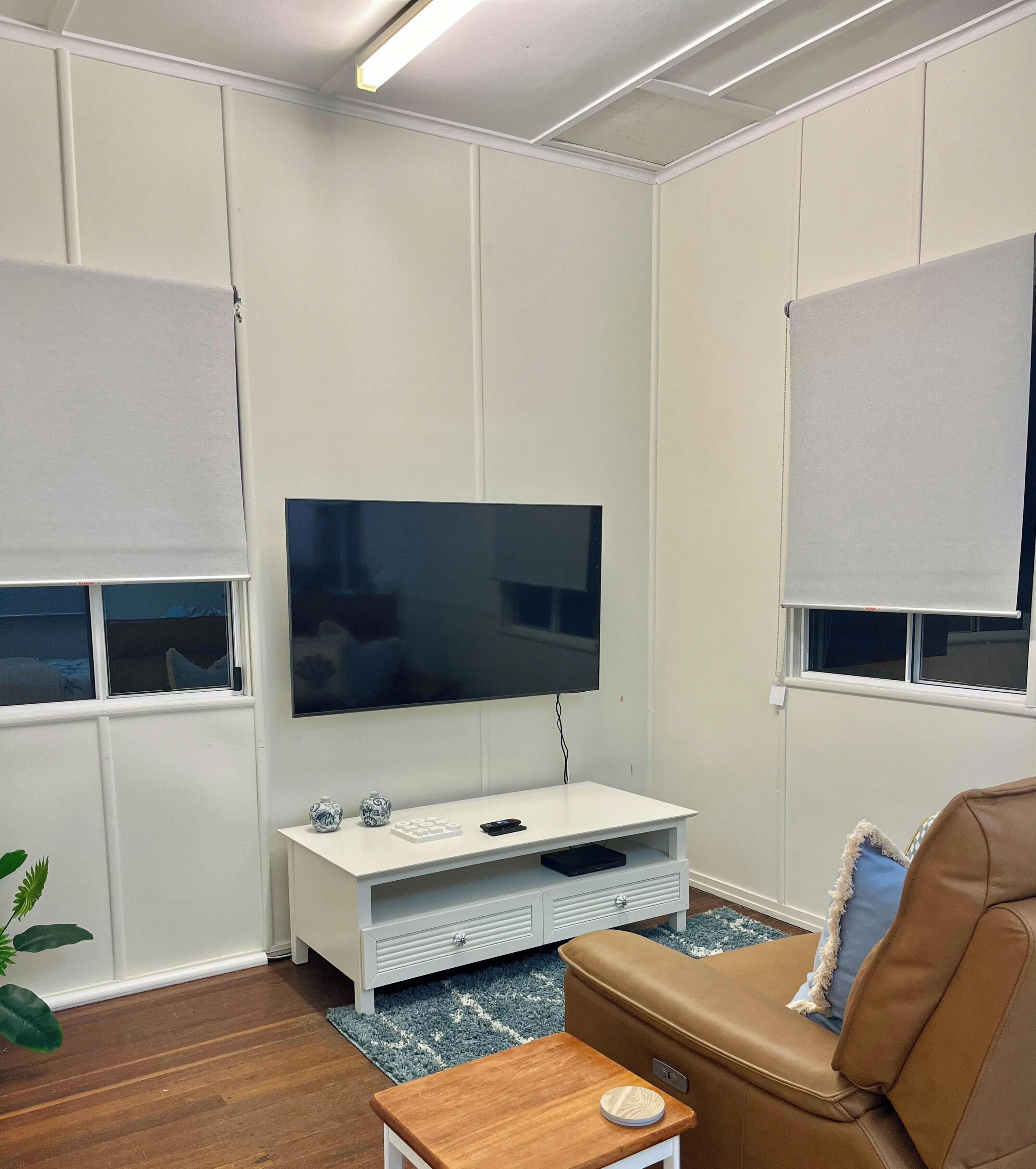 智能电视、DVD 播放器、书