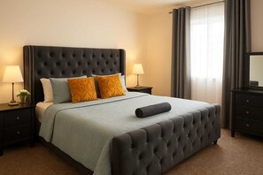 Tabla de planchar con plancha, wifi, ropa de cama