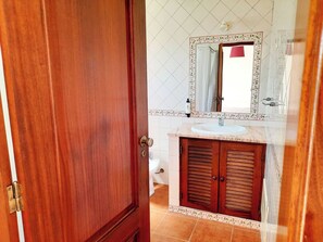 Double Room | Bathroom