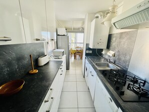Fridge, microwave, dishwasher, coffee/tea maker - Charming apart for 6 pers near the sea (Agde)