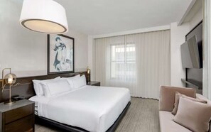 Room - Modern Comfort Meets Historic Charm Near Wells Fargo Arena and Convention Ctr (Des Moines)