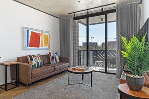 TV - Central Century City Comfort | Balcony and Wi-Fi (Cape Town)