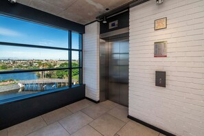 Interior - Central Century City Comfort | Balcony and Wi-Fi (Cape Town)