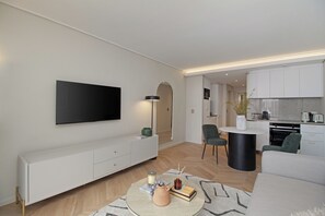 TV - Dolce Vita | Designer Sea Point Apartment (Cape Town)