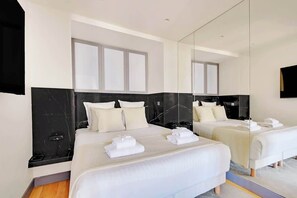 1 bedroom, travel cot, WiFi, bed sheets - A Charming 1-BR - Avenue Montaigne (Paris)