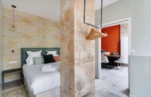 2 bedrooms, iron/ironing board, travel crib, WiFi - An Wonderful 2-BR/2BA in Bastille (Paris)