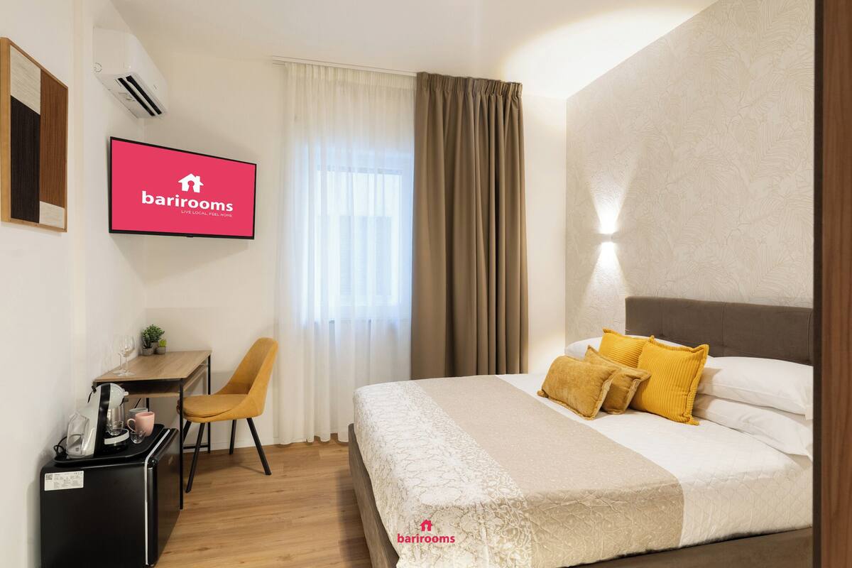 Double Room | Desk, iron/ironing board, free WiFi