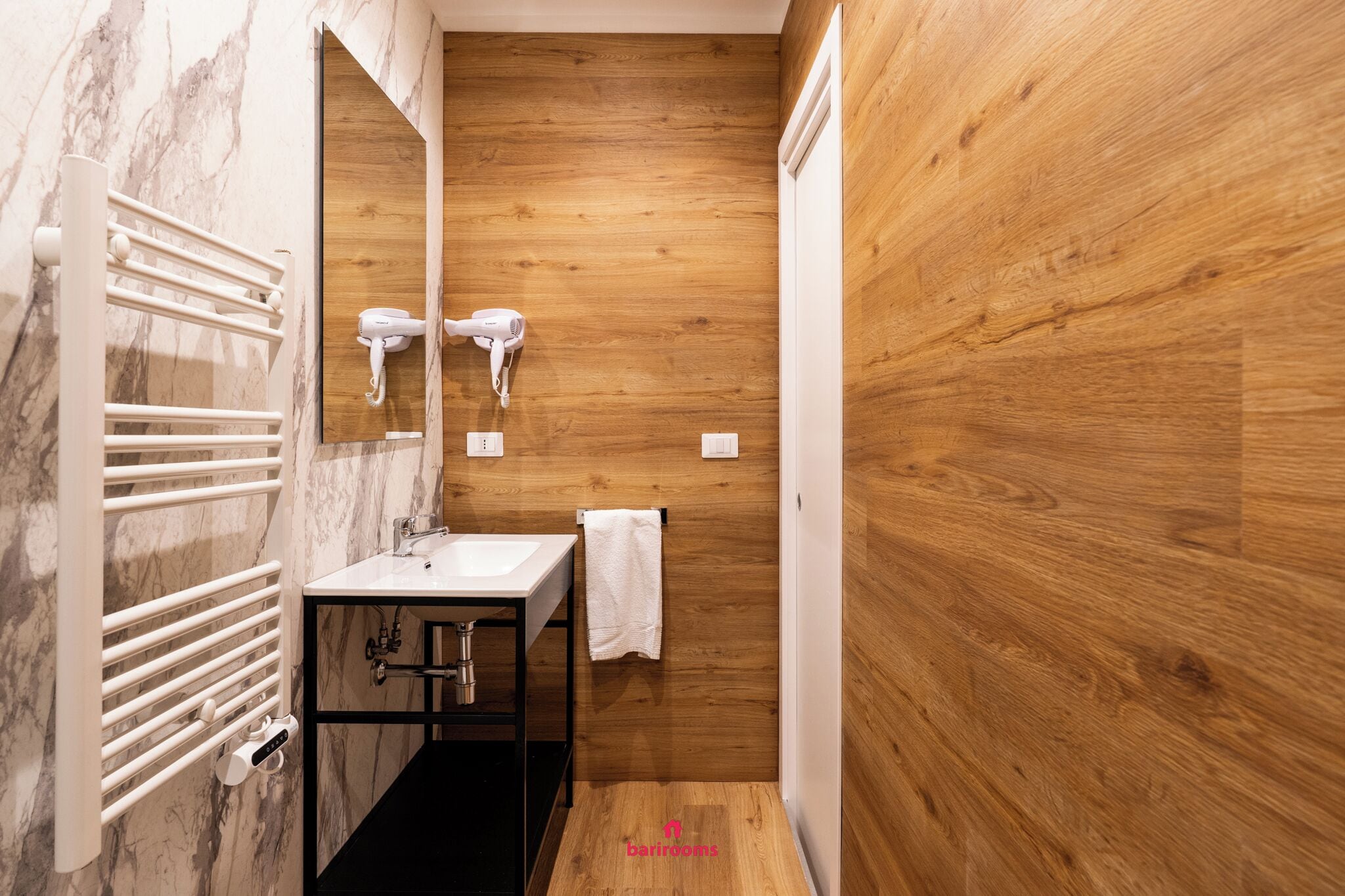 雙人房 | 浴室 | 淋浴設備、吹風機、毛巾、肥皂