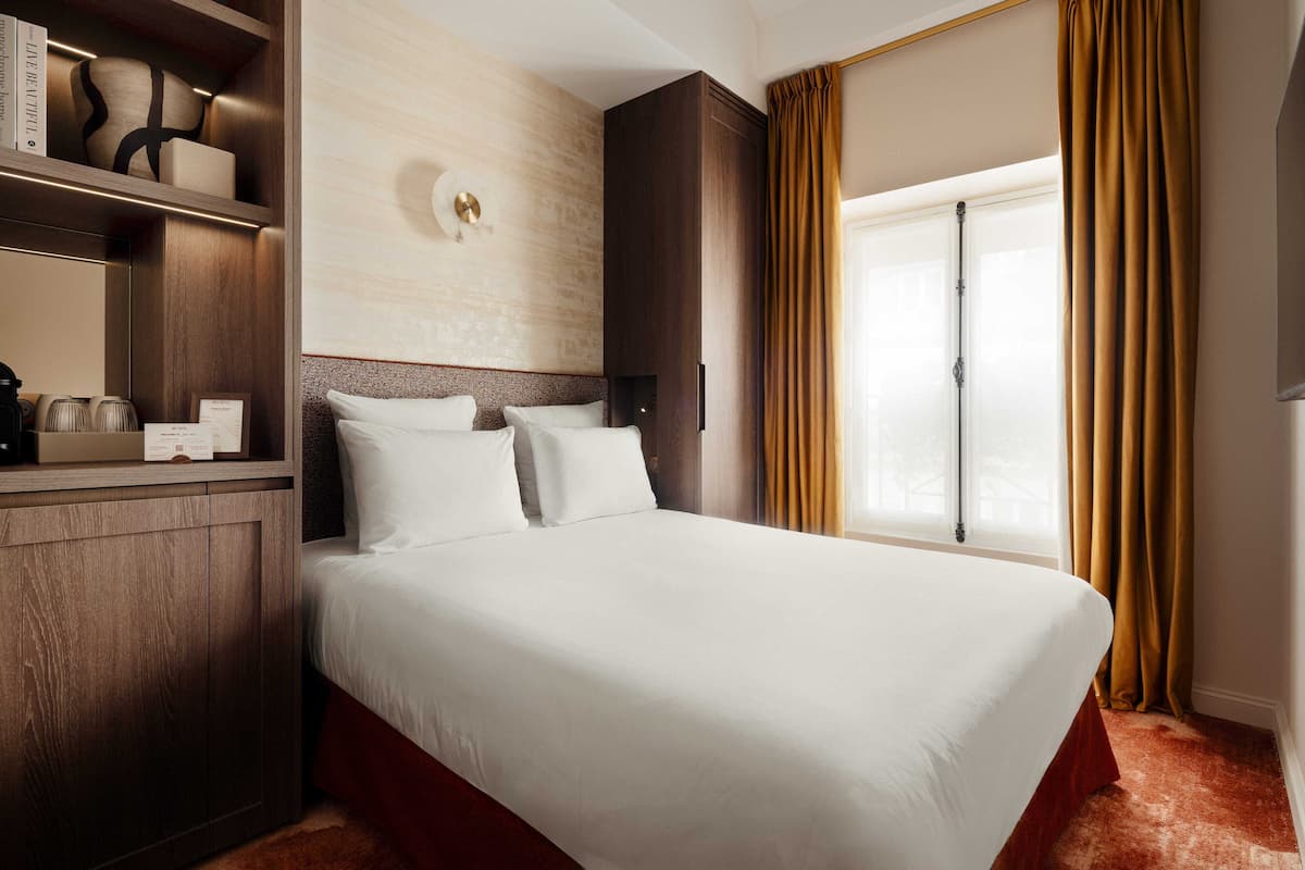 Habitación tradicional | Caja de seguridad en la habitación, insonorización y wifi gratis