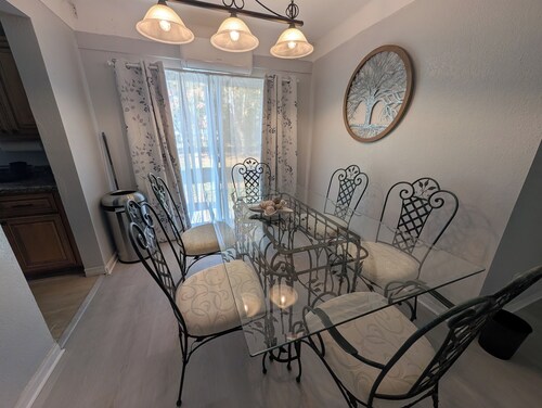 Recently Renovated• Coastal Getaway • Pet-Friendly