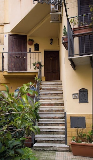 Exterior detail - Bright and spacious apartment in the center within walking distance of Via Atenea. (Agrigento)