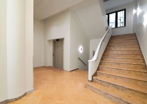 Interior - Limehome Athens Geraniou (Athens)