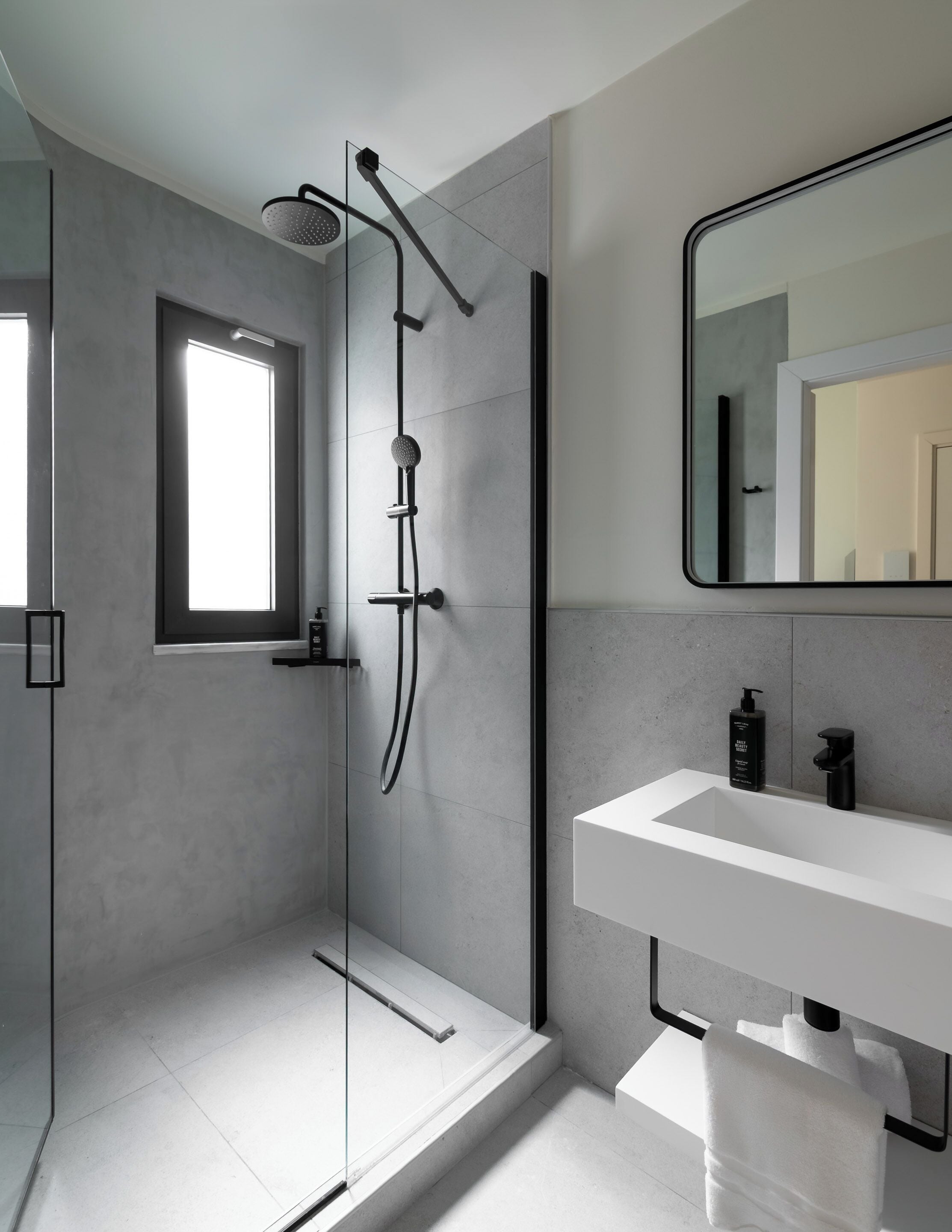 Single Room | Bathroom | Shower, eco-friendly toiletries, hair dryer, towels