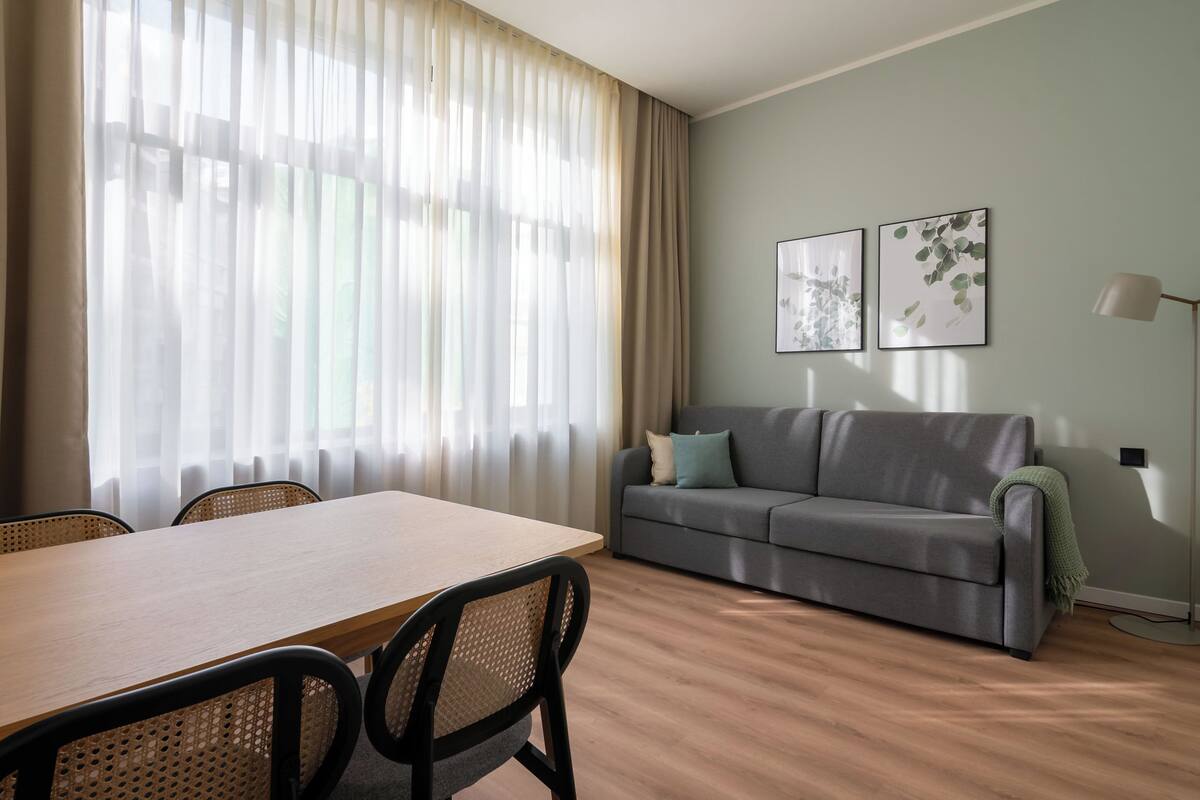 One-Bedroom Suite with Sofa Bed | Living area